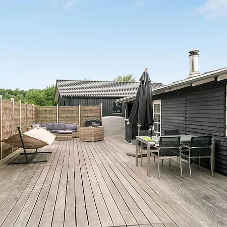 Gunlef - 50m From The Sea By Interhome *